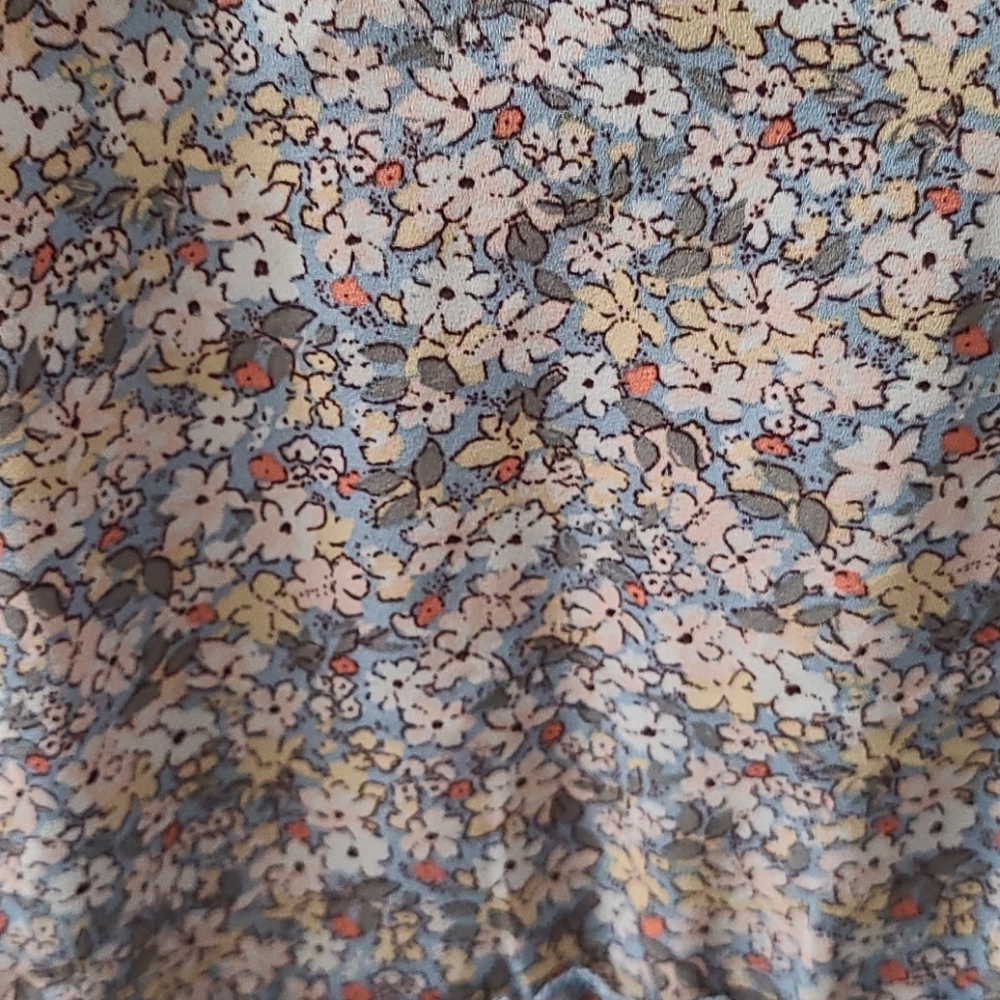 Floral Ruffle Tank Top - Picture 2 of 3